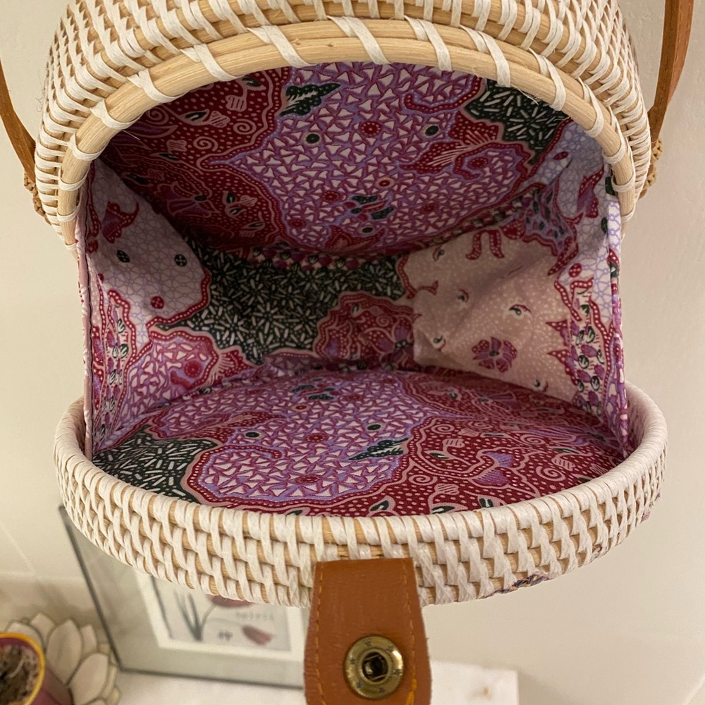 Woven Round Bali Bag - Picture 5 of 7